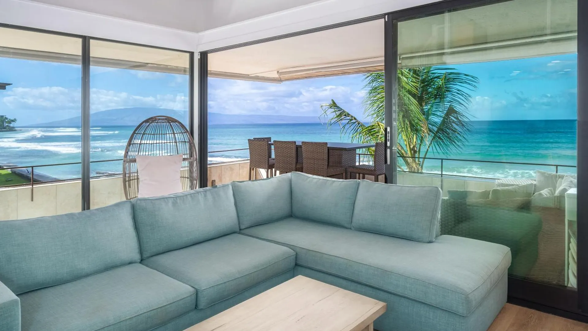 Direct Oceanfront Penthouse Villa Kahana Holiday home