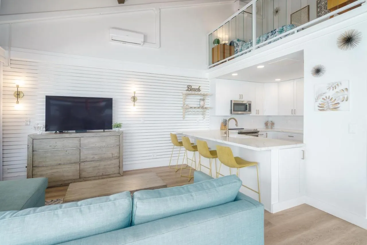 Direct Oceanfront Penthouse Villa Kahana Holiday home