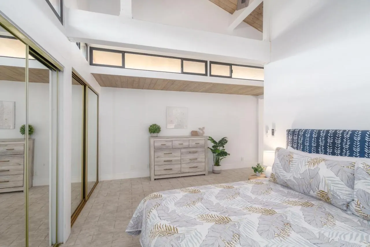 Direct Oceanfront Penthouse Villa Kahana 0*,  United States
