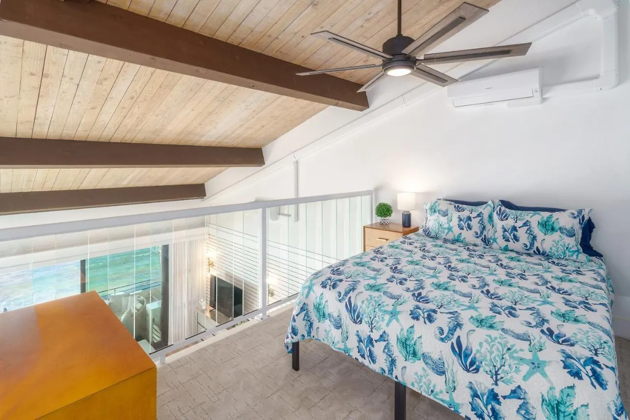 Holiday home Direct Oceanfront Penthouse Villa Kahana