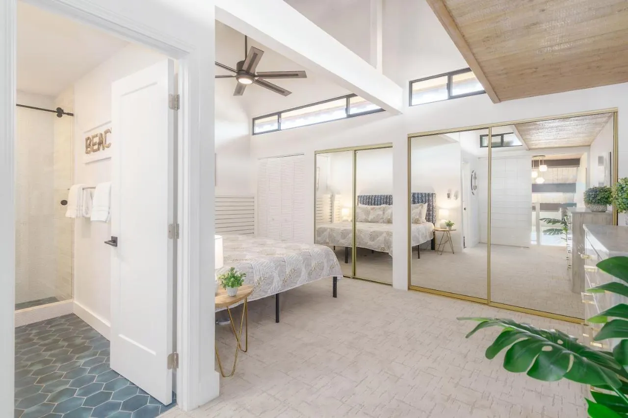 Direct Oceanfront Penthouse Villa Kahana United States